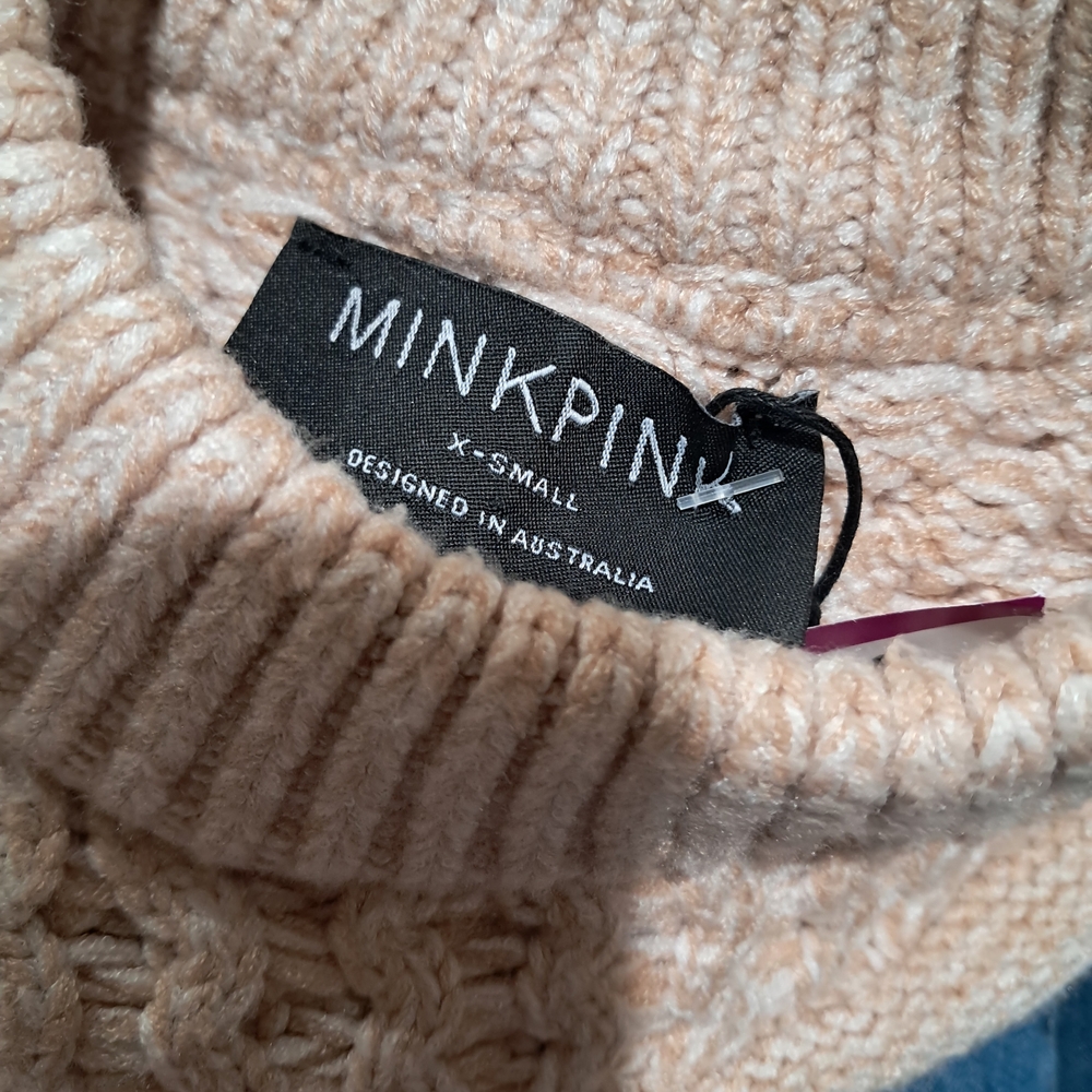 Minkpink Multi-Textured Cropped Knit Sweater Like New - XS - Picture 7 of 11